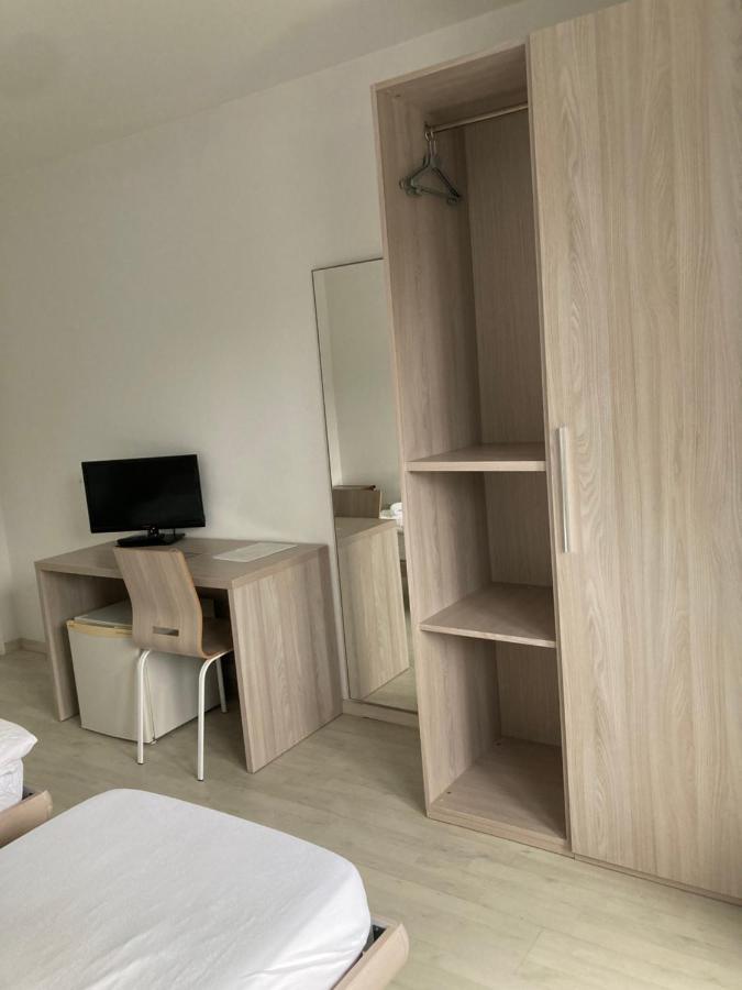 Rivabella Garni & Restaurant Bed & Breakfast Tenero-Contra ภายนอก รูปภาพ
